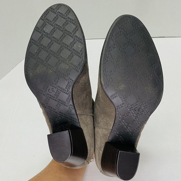 Vionic Womens Size 7 Ankle Boots Madeline Greige Grey Suede Zipper Booties WR - Picture 6 of 13